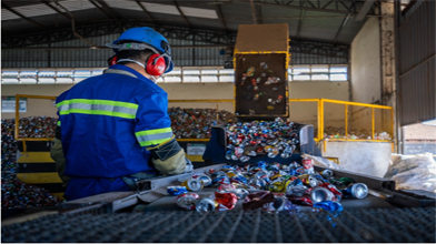 Brasil mantiene su tasa récord de reciclaje de latas de bebidas